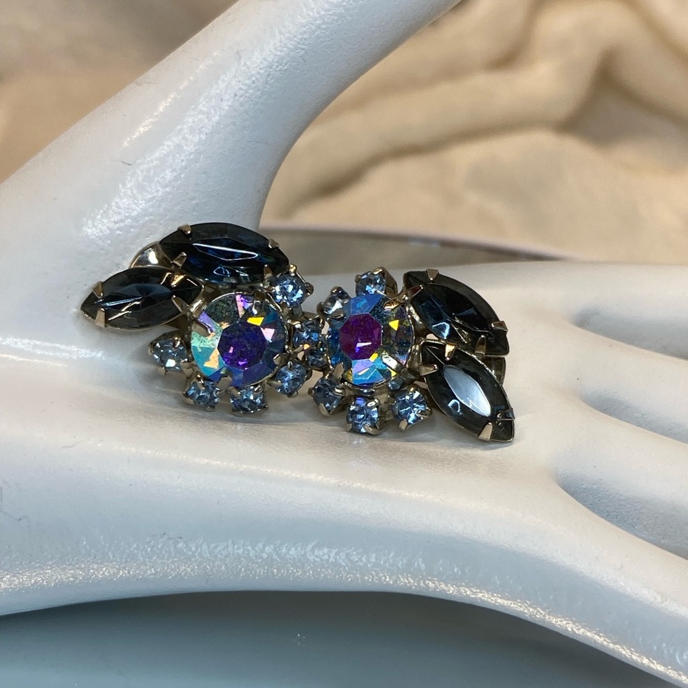 Vintage Blue Aurora Borealis & Blue Rhinestone Clip On Earrings in Silver Tone